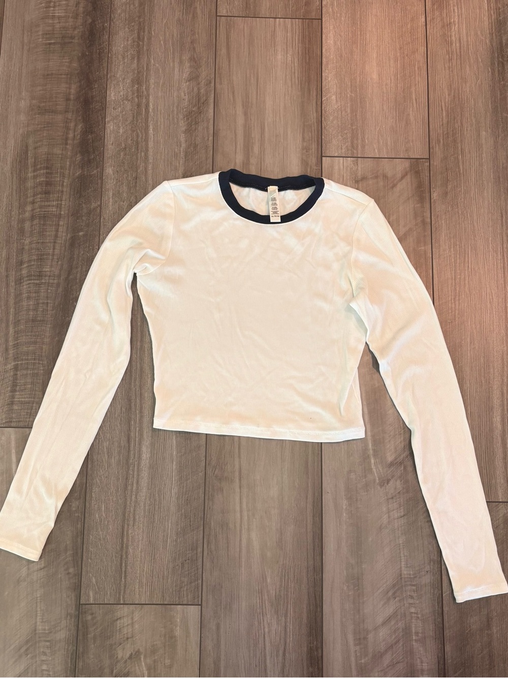Skims Soft Lounge Ribbed Crop Top - Picture 2 of 5
